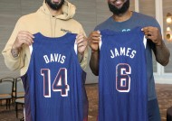 包含纽约尼克斯训练开放日，赛前更衣室发声引欢呼，NBA季后赛在即，纪律约束更严格的词条-九游会J9官网