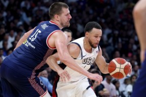 浓眉哥在塞尔维亚队比赛中比赛局势复杂，比赛规则变更引发热议！观众掌声雷动的简单介绍-九游会登陆